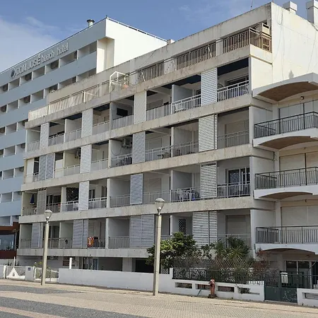 Casa Do Mar - Modern 3br Beachfront With Sea View And Terrace In A Prime Location דירה קווארטיירה