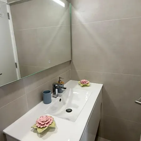 Casa Do Mar - Modern 3br Beachfront With Sea View And Terrace In A Prime Location