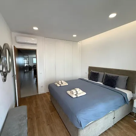 Casa Do Mar - Modern 3br Beachfront With Sea View And Terrace In A Prime Location Διαμέρισμα *