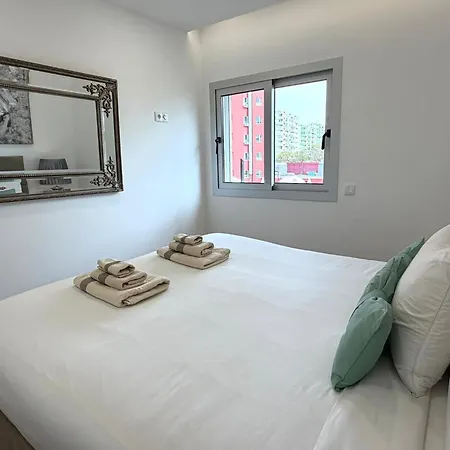 Διαμέρισμα Casa Do Mar - Modern 3br Beachfront With Sea View And Terrace In A Prime Location Quarteira
