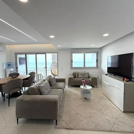 Casa Do Mar - Modern 3br Beachfront With Sea View And Terrace In A Prime Location *