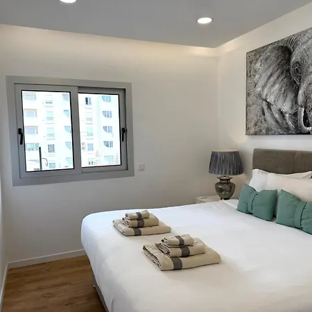 דירה Casa Do Mar - Modern 3br Beachfront With Sea View And Terrace In A Prime Location *