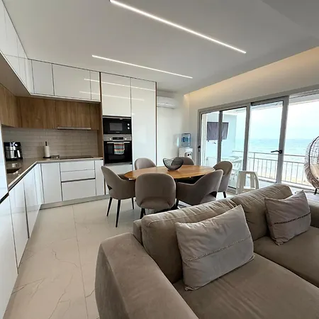 דירה Casa Do Mar - Modern 3br Beachfront With Sea View And Terrace In A Prime Location *
